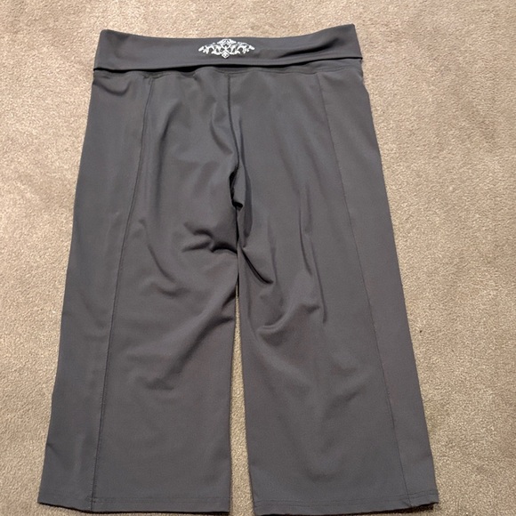 Exercise bottoms - Picture 2 of 3